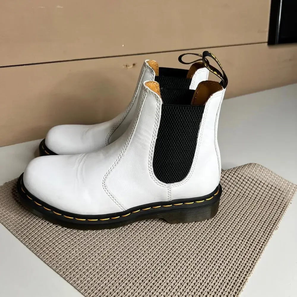 Dr. Martens 2976 White Chelsea Boots Smooth Leather Women‎ US 6 EU 37